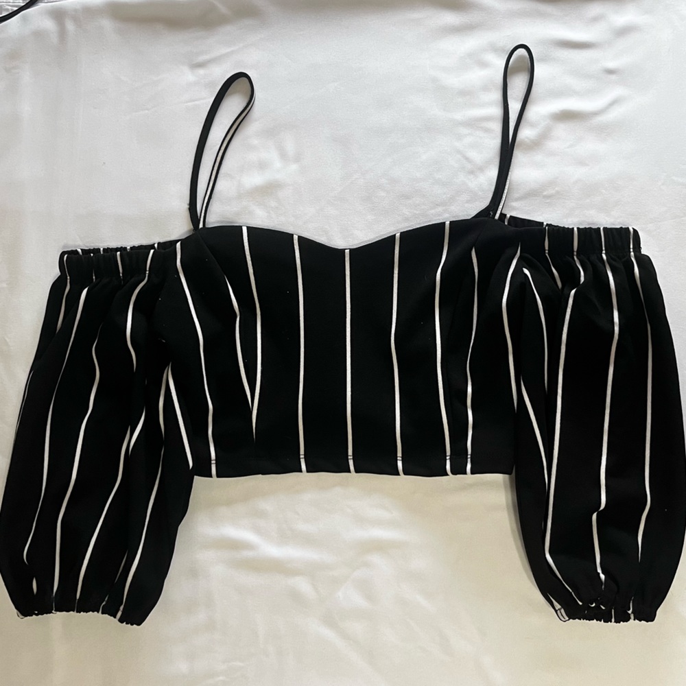 Charlotte Russe Cold Shoulder Crop Top